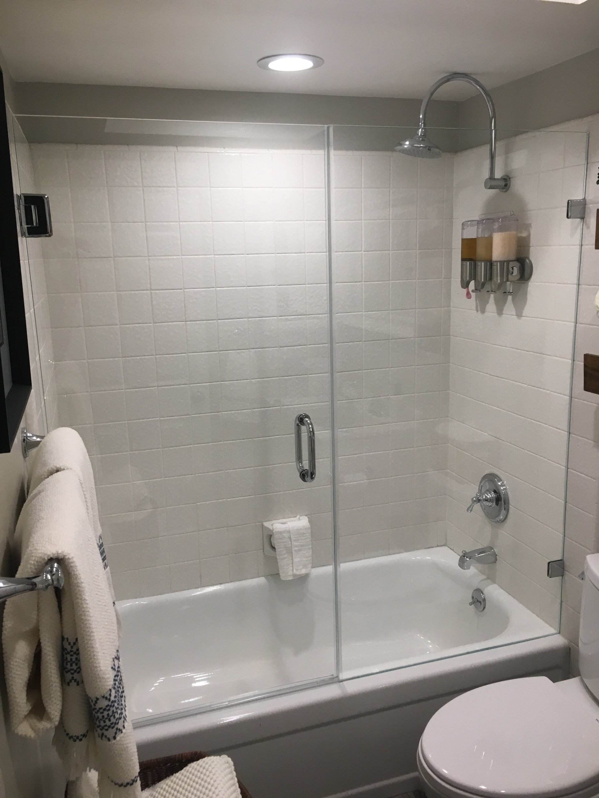 Top Rated Custom Bathtub & Shower Enclosures Company in Thousand Oaks