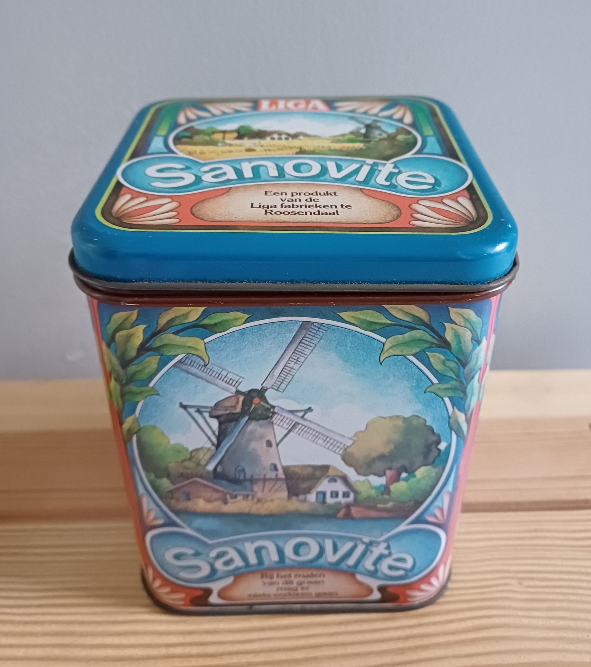 Vintage Sanovite Liga Holland blikje.