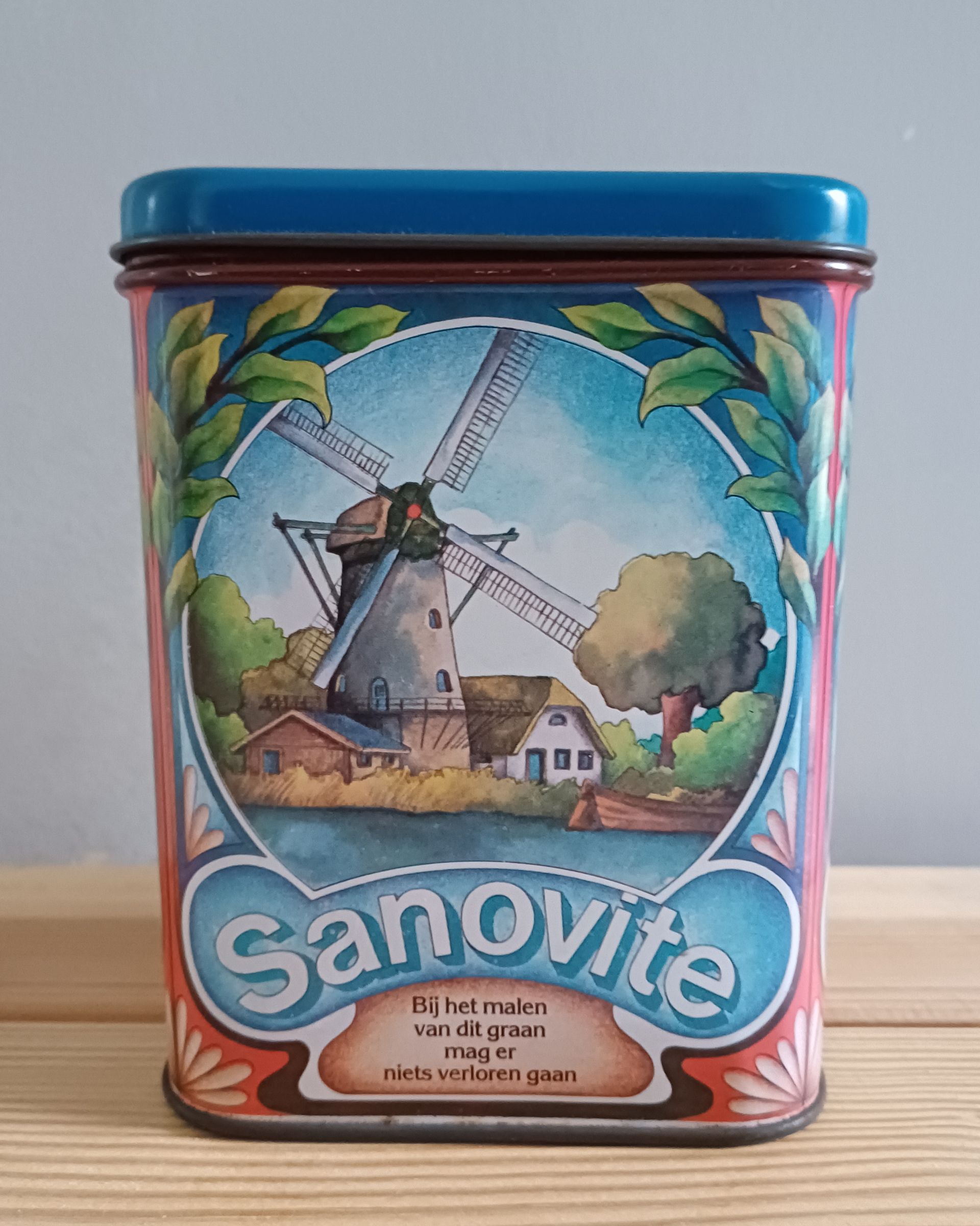 Vintage Sanovite Liga Holland blikje.