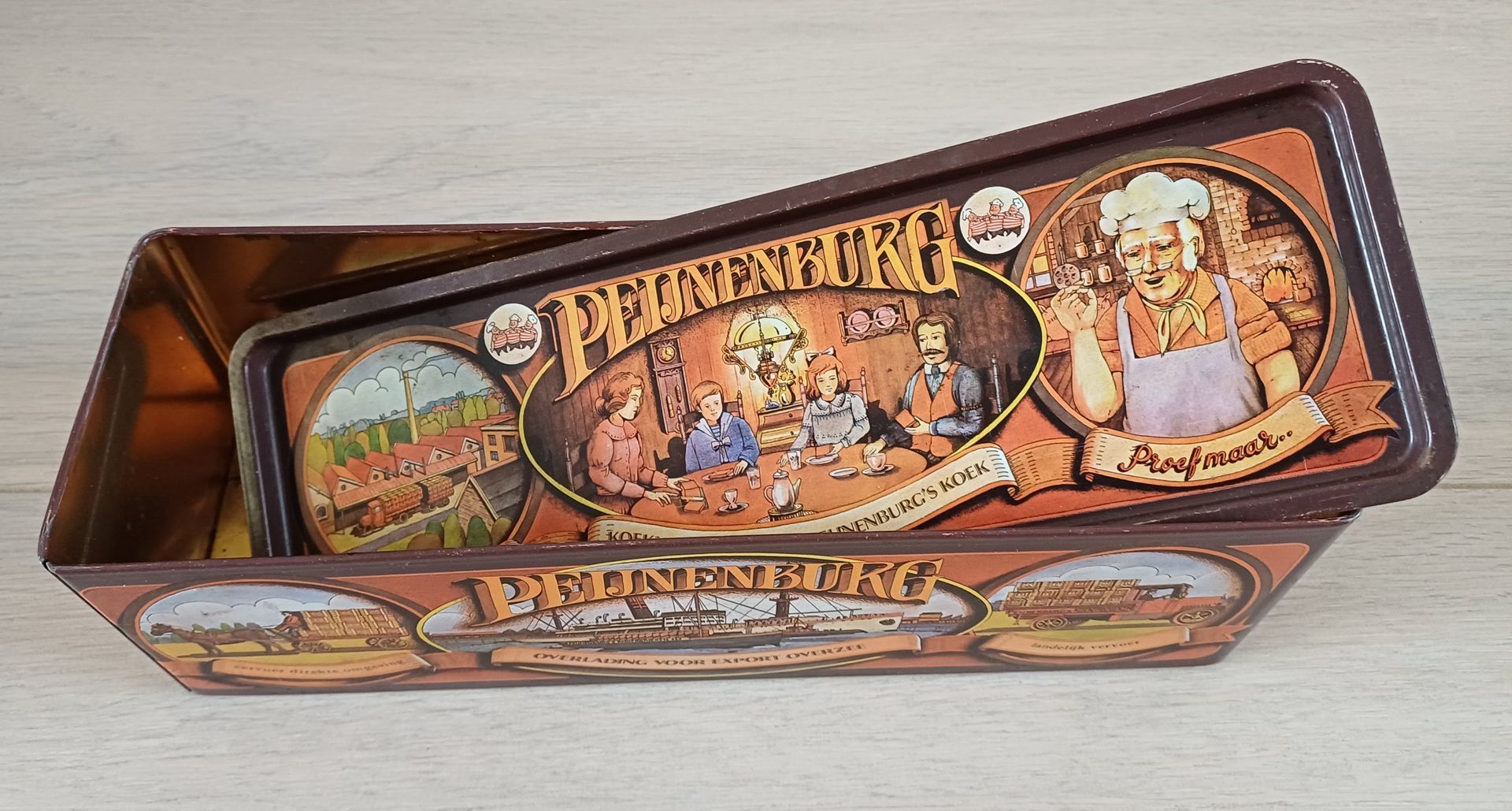 Vintage rechthoekig Peijnenburg ontbijtkoek bewaarblik.