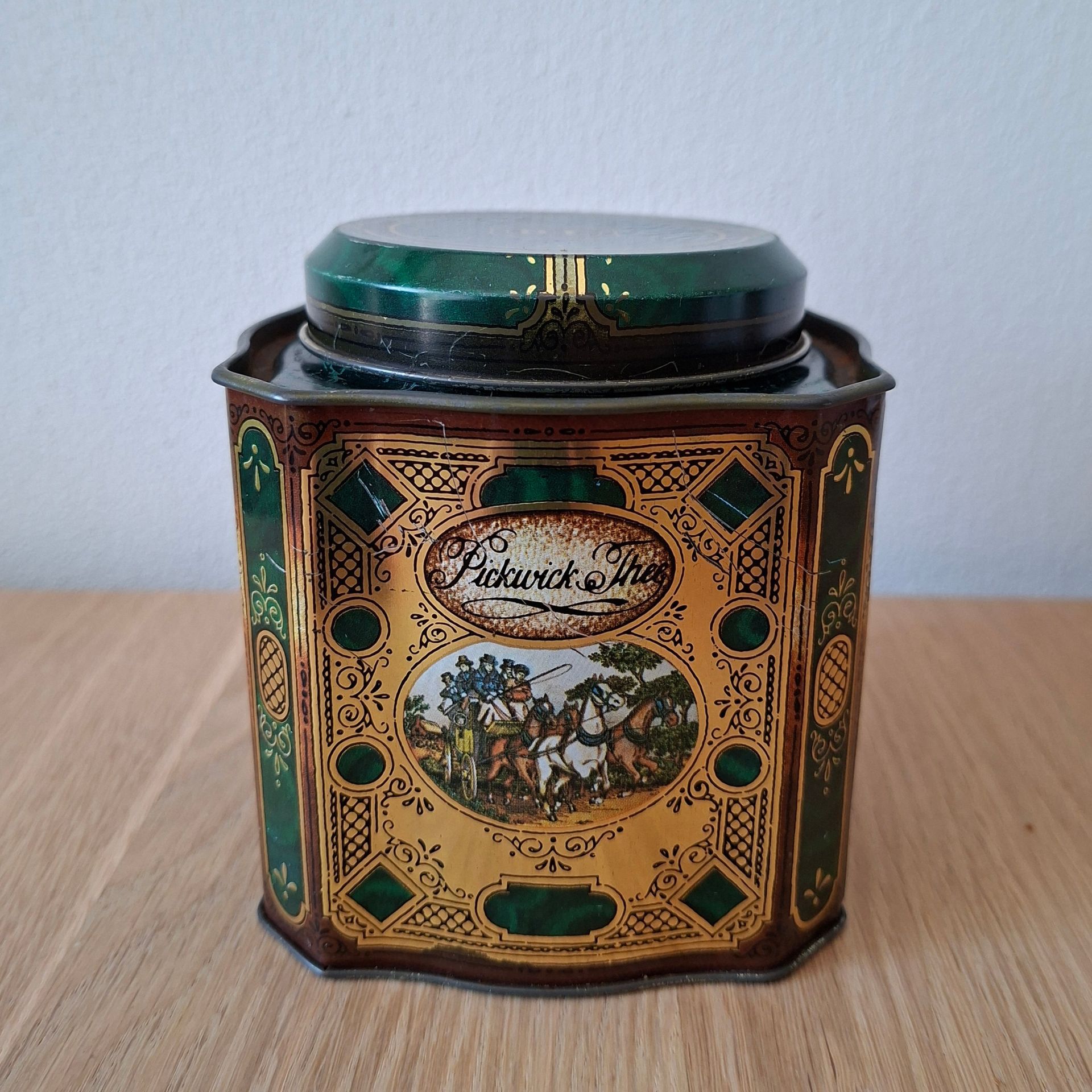Vintage Douwe Egberts Pickwick thee blikje
