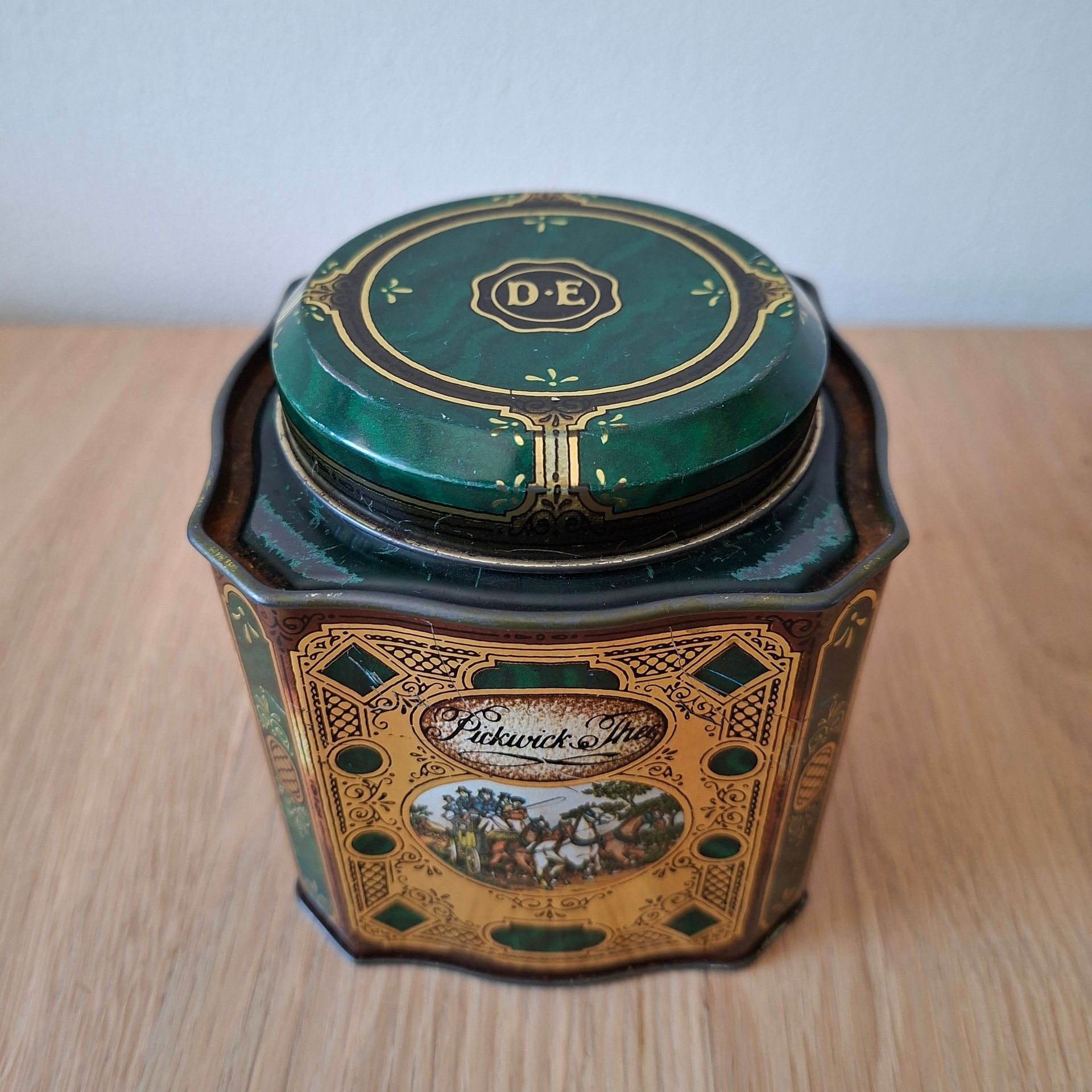 Vintage Douwe Egberts Pickwick thee blikje