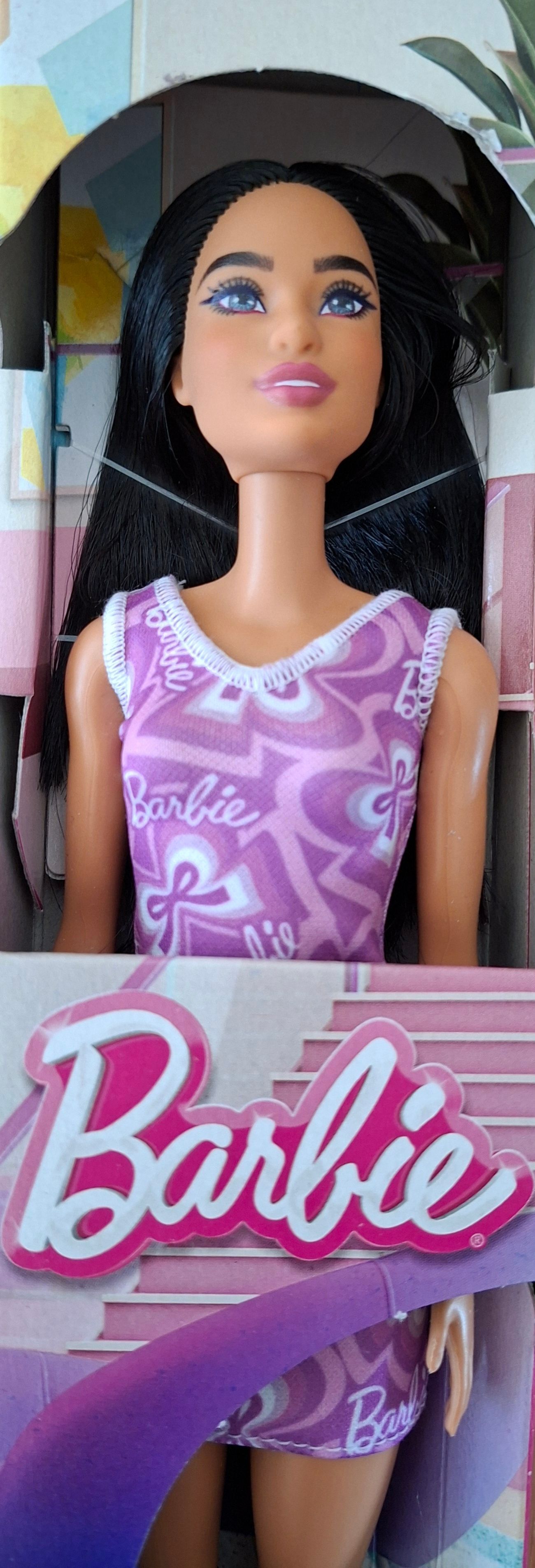 Barbie fashion pop met lang zwart haar - productcode JLG08 - Mattel