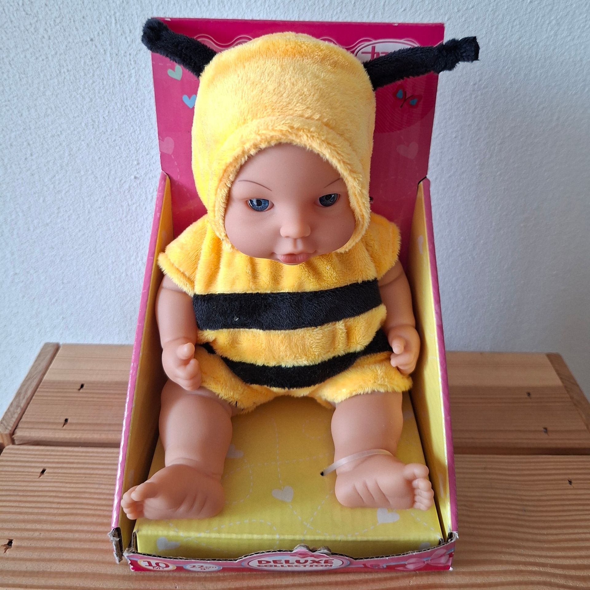 Babypop bijenpakje - DeLuxe Collection - Bayer - 22 cm