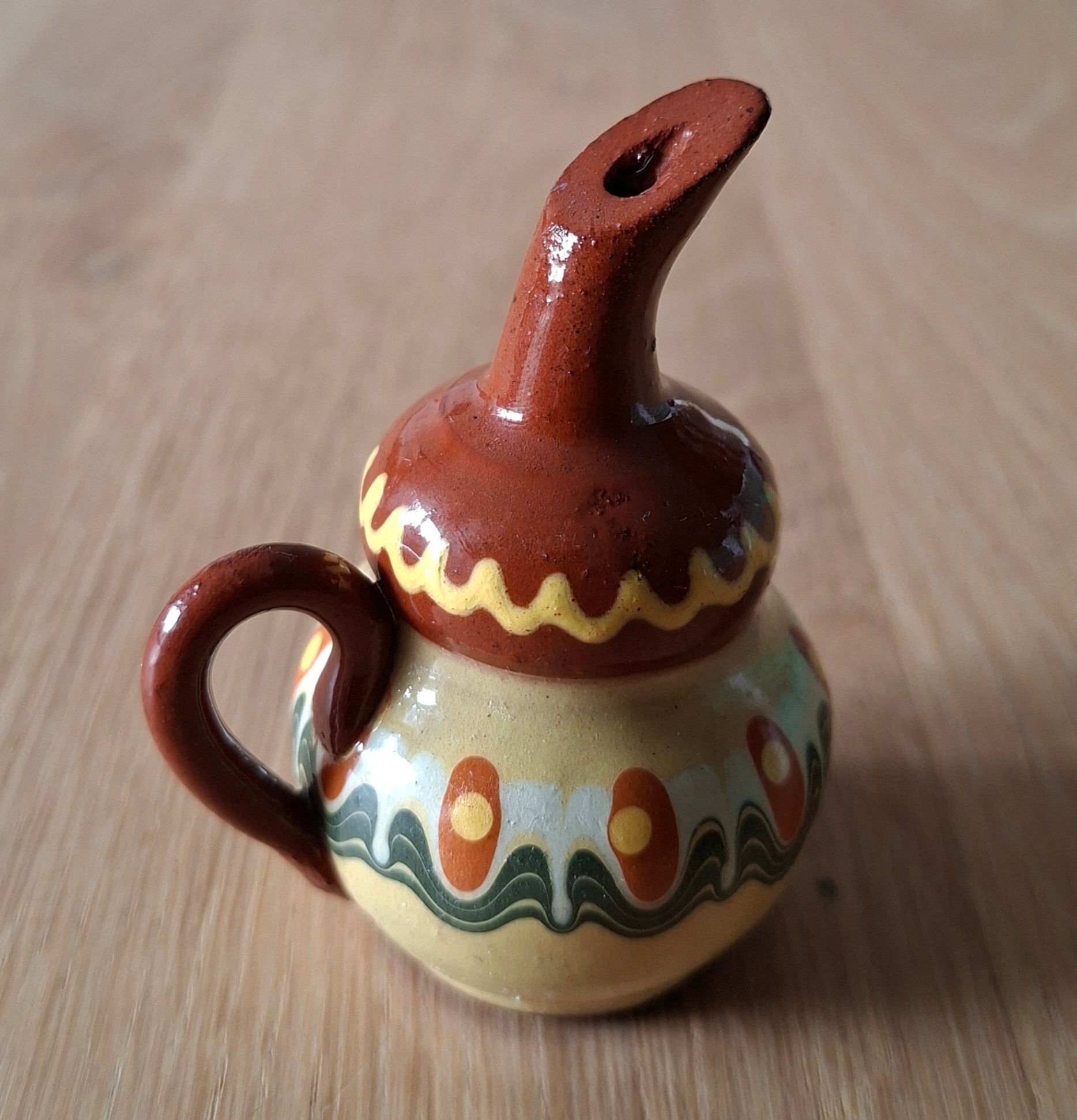 Vintage handgemaakt Bulgaars miniatuurkannetje