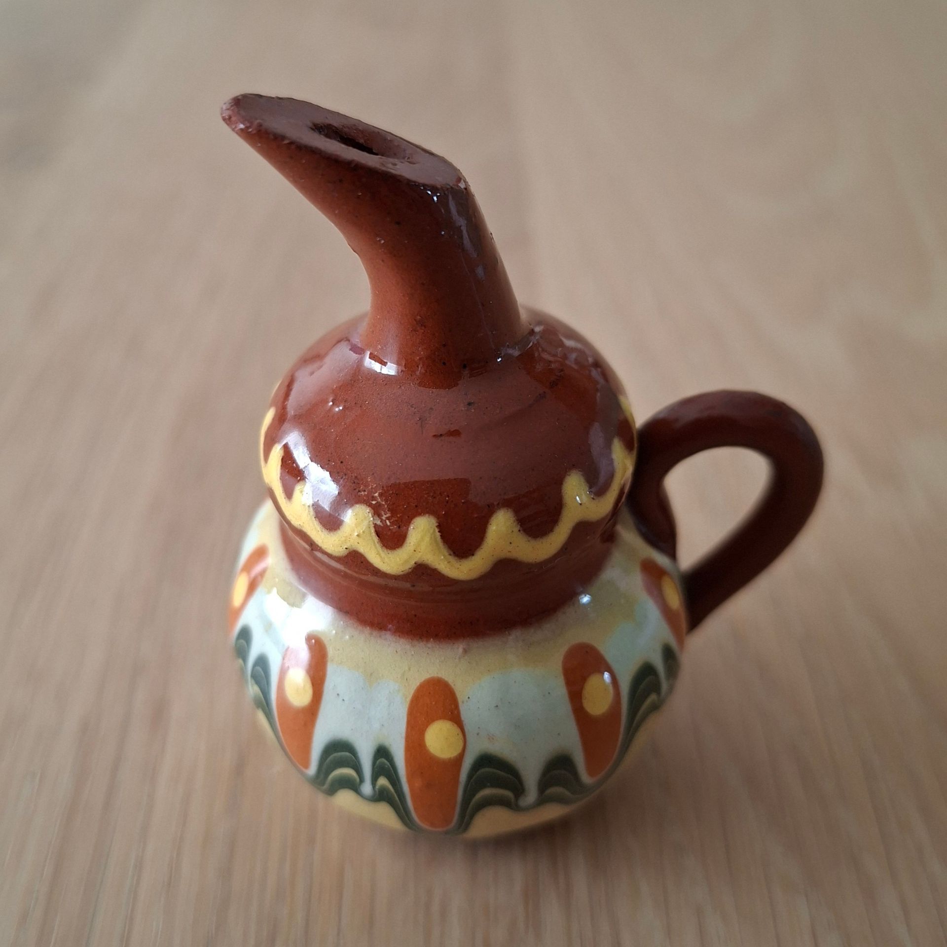 Vintage handgemaakt Bulgaars miniatuurkannetje