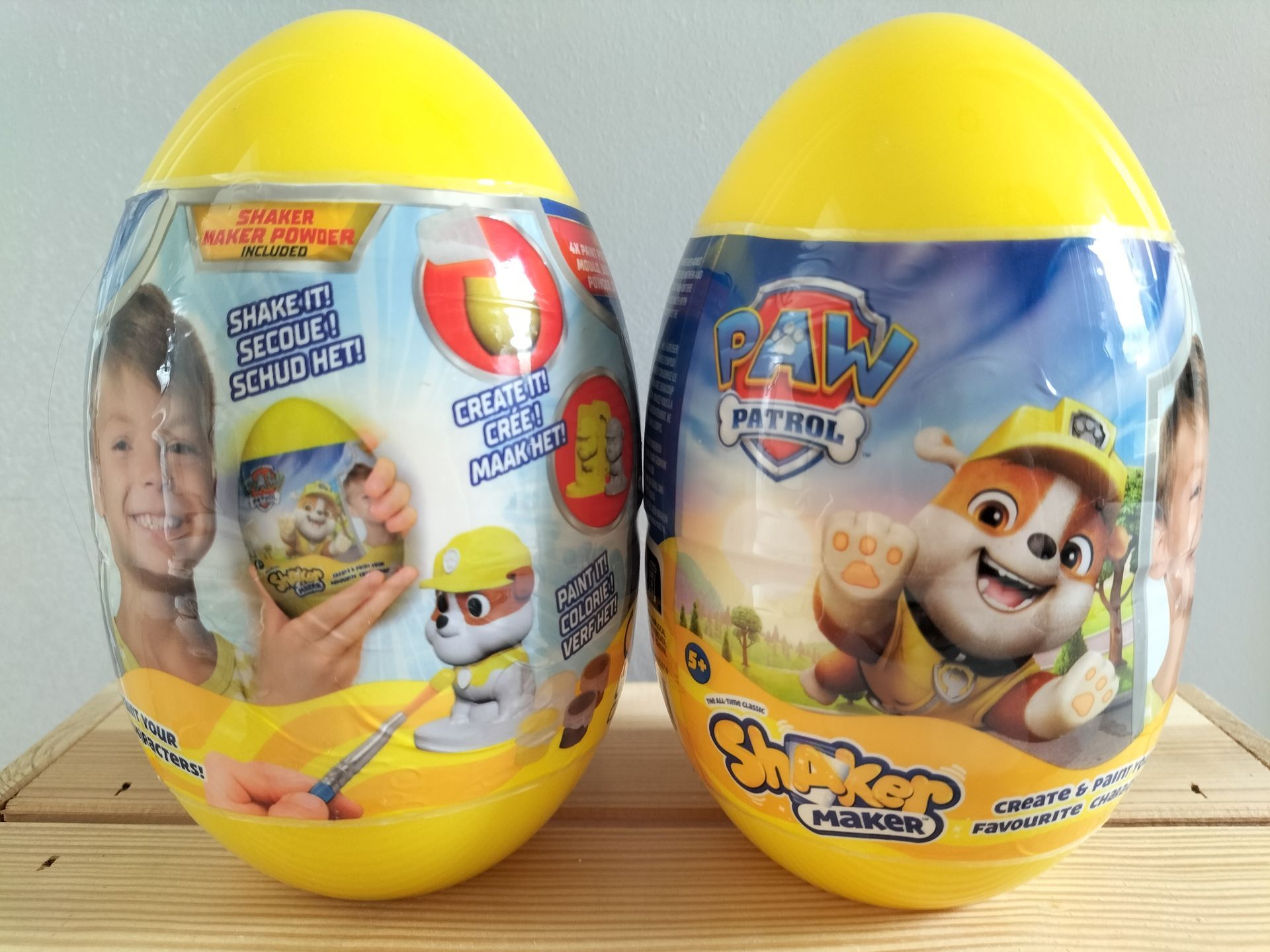 PAW Patrol Shaker Maker (geel). Speelgoedverpakking in eivorm met instructies..