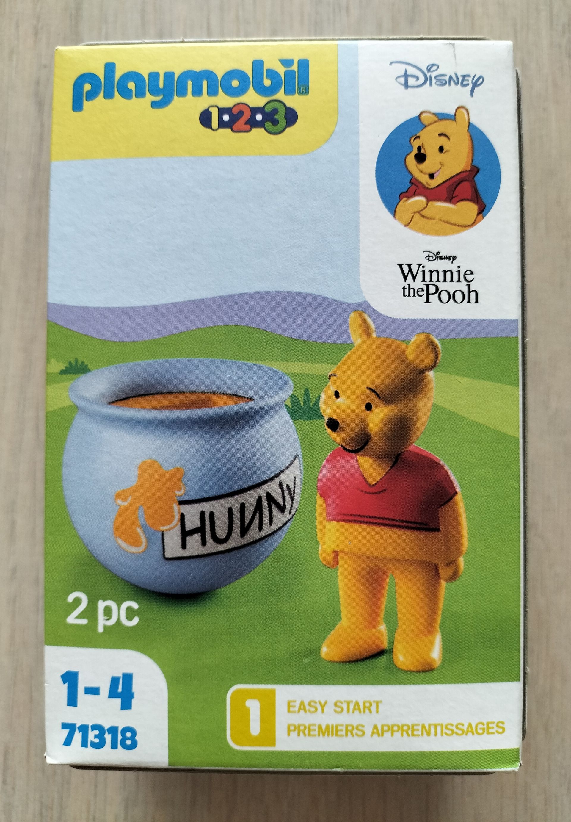 Playmobil 1.2.3 Disney Winnie de Pooh set: Winnie the Pooh in een blauwe honingpot.