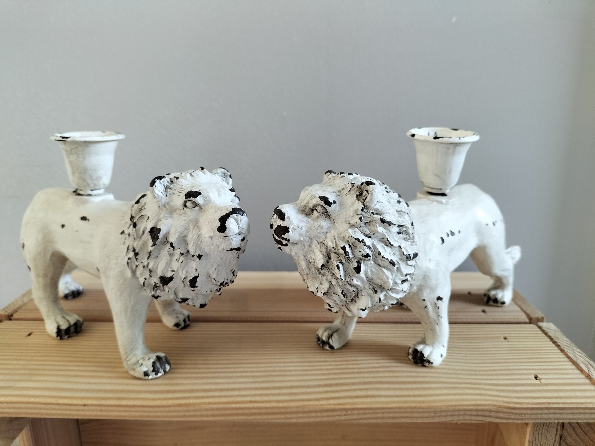 Kandelaar leeuw. Sabby chic stijl.