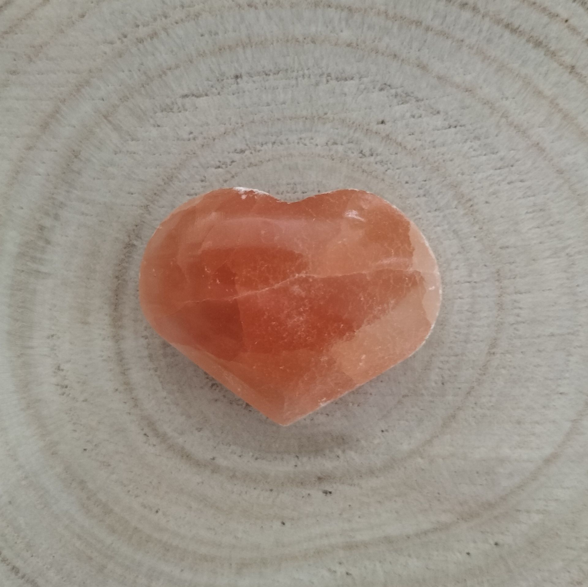 Seleniet hartje - zacht oranje.