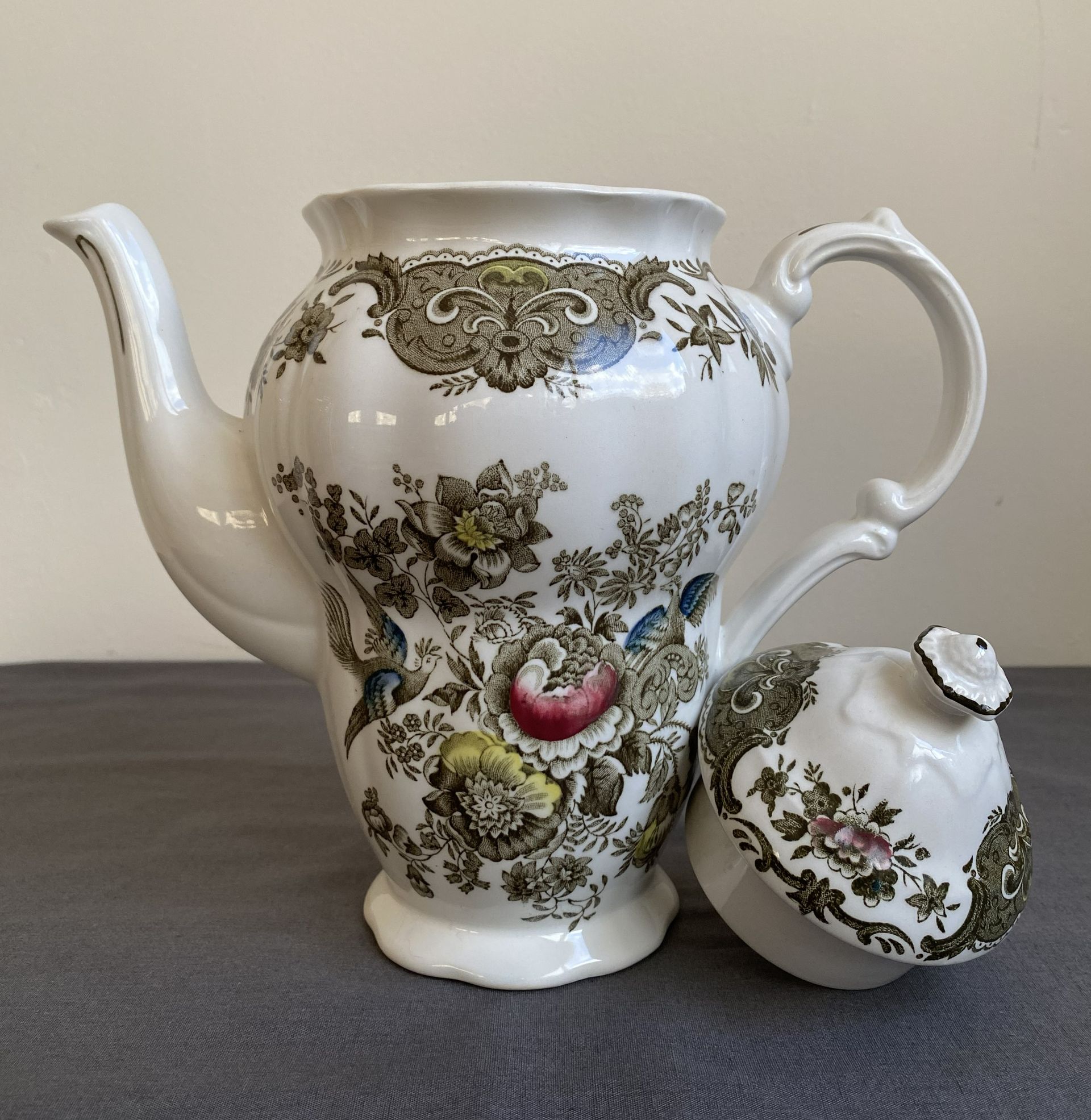 Vintage Ridgway Windsor Koffiepot, gedecoreerd met Windsor patroon (Aziatische bloemen en vogels).