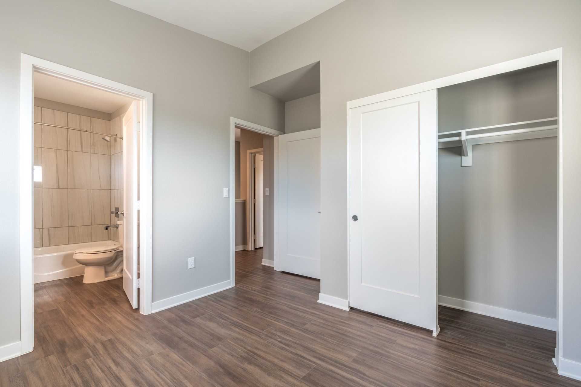 Villea Lake Murray Bedroom Photo With Closet And Bathroom