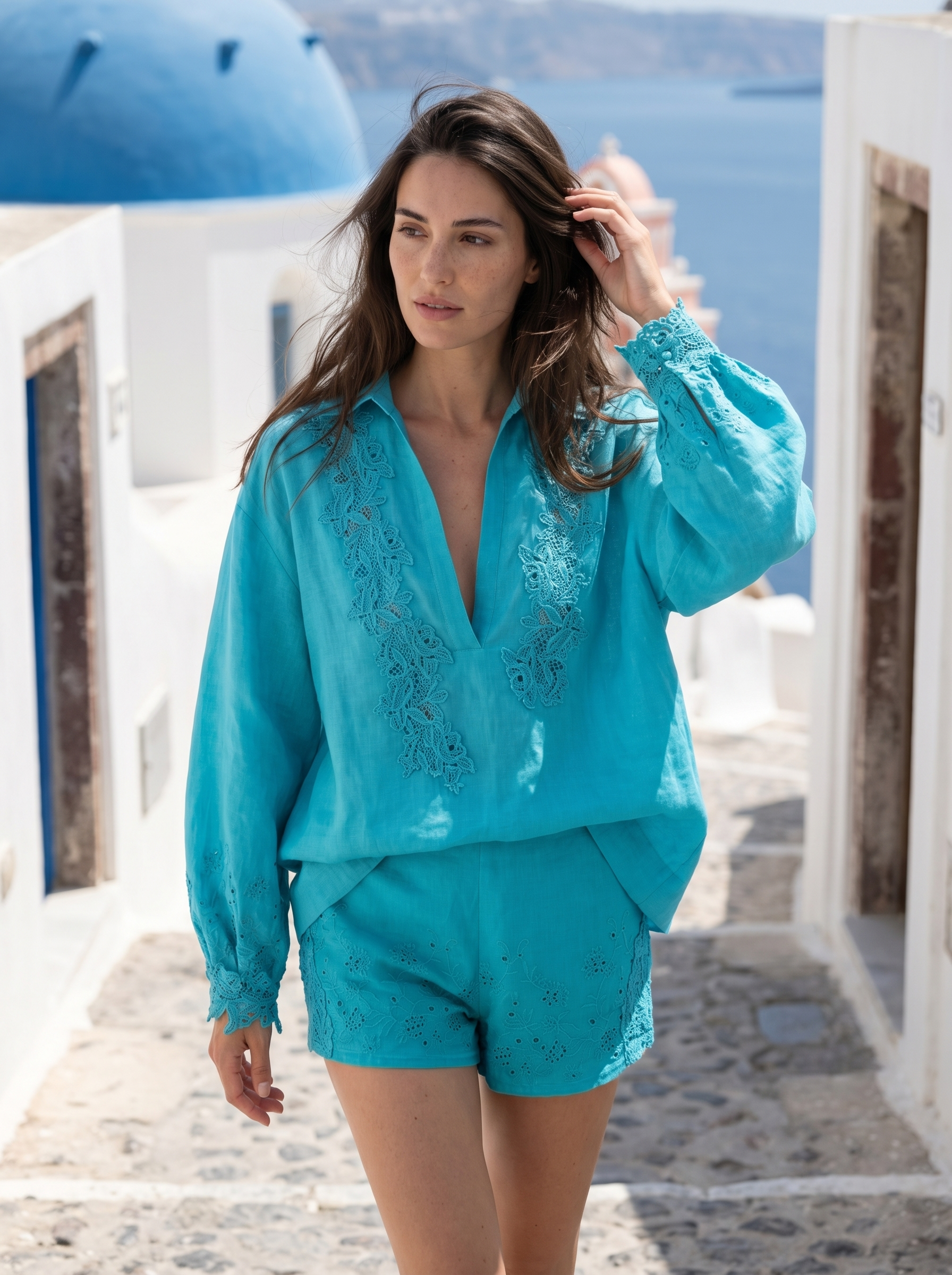 Ermanno Scervino – Camicia Kaftano in Lino Turchese con Scollo in Pizzo e Ricami