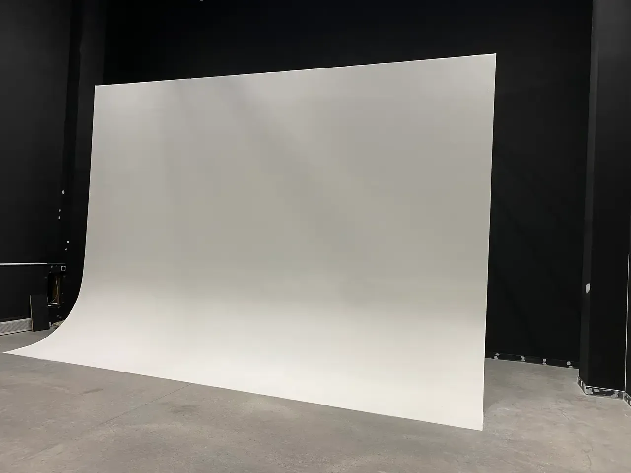 Cyc Wall