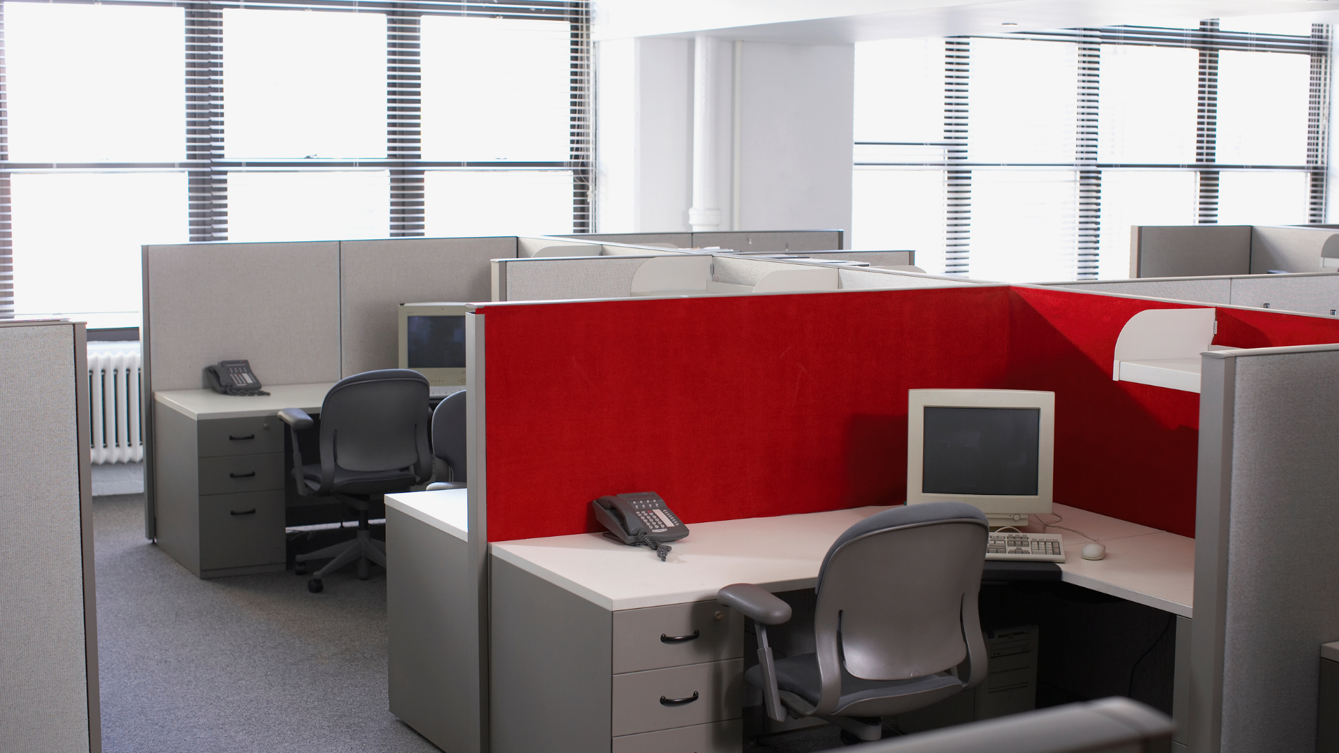 Office furniture assembly in Newark