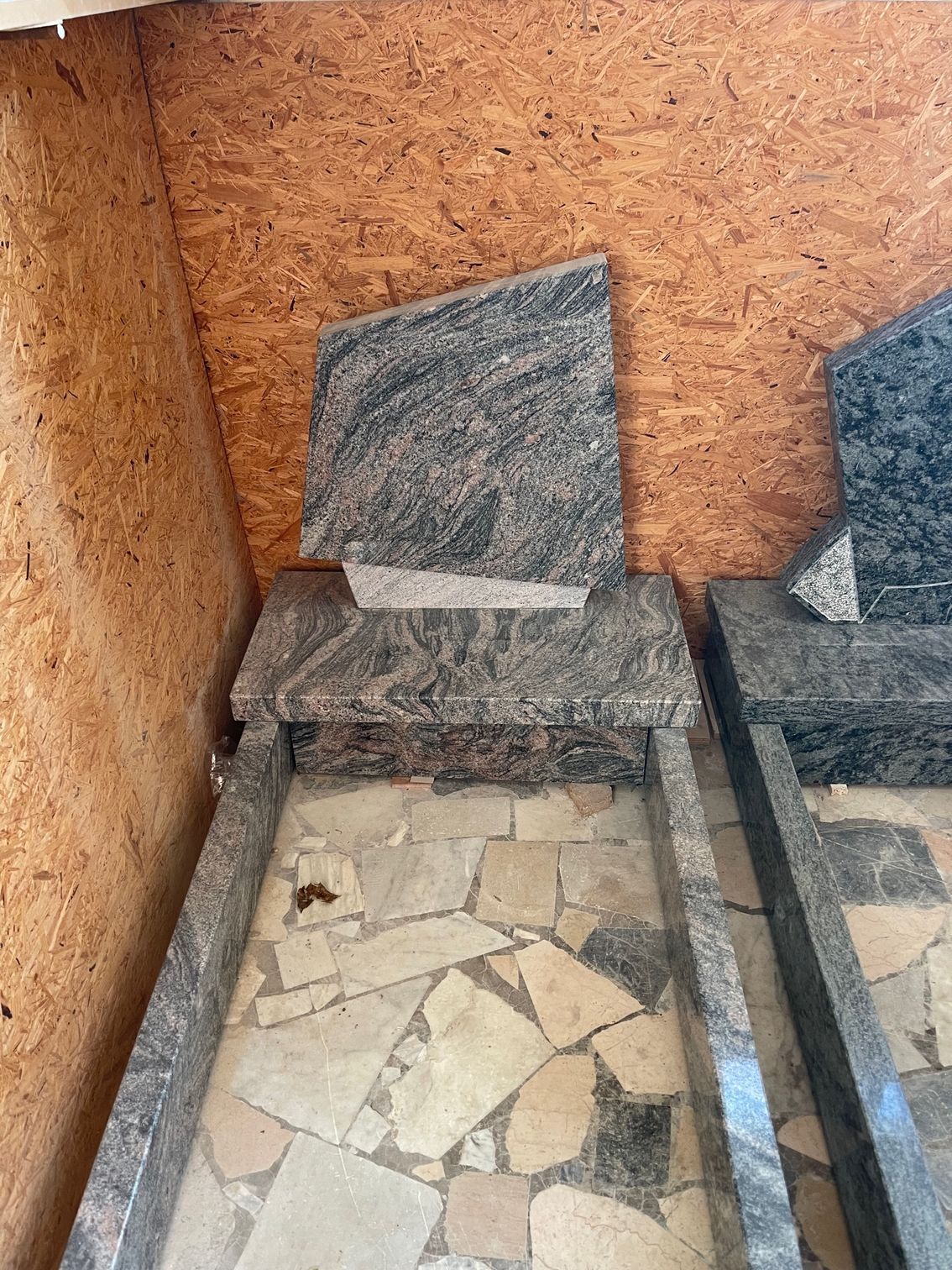 lapide di marmista per cimitero