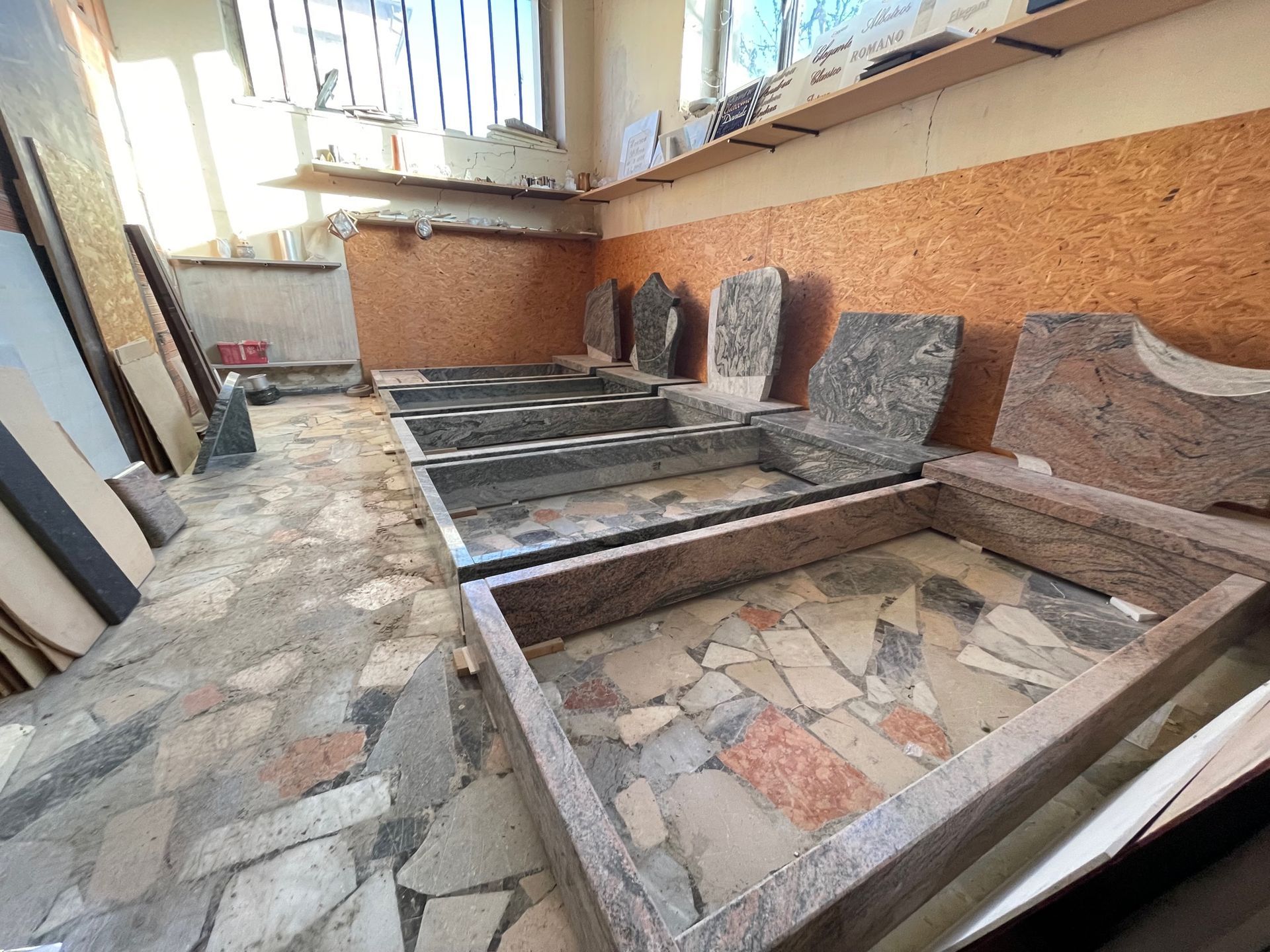 lapidi di marmista per cimitero