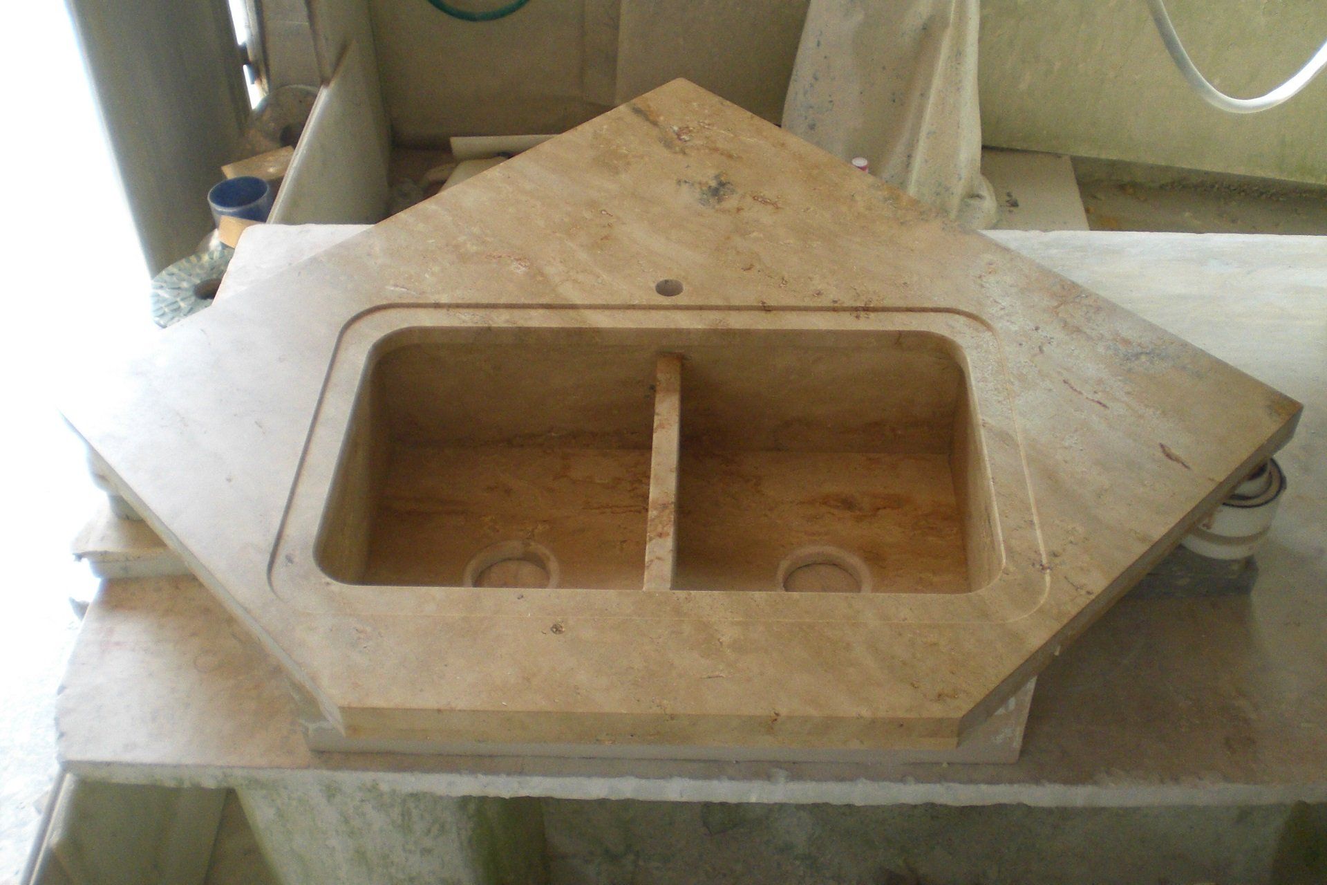 lavandino in marmo, lavabo in pietra, lavorazione marmi arredamento