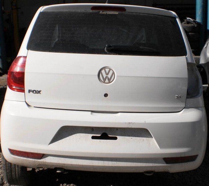 Portón trasero Volkswagen Fox - repuesto usado original en Salta