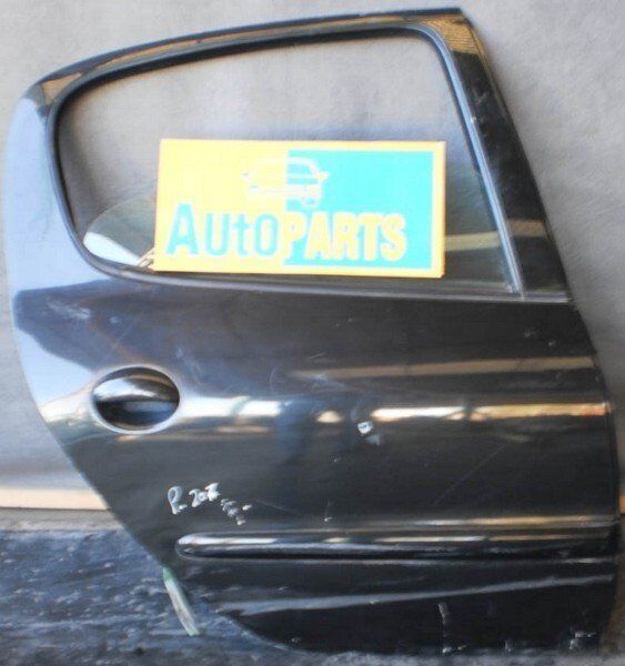 Puerta trasera derecha Peugeot 206 - repuesto usado original en Salta