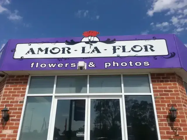 A purple sign for amor la flor flowers and photos — Mountain City Signs In West Tamworth, NSW