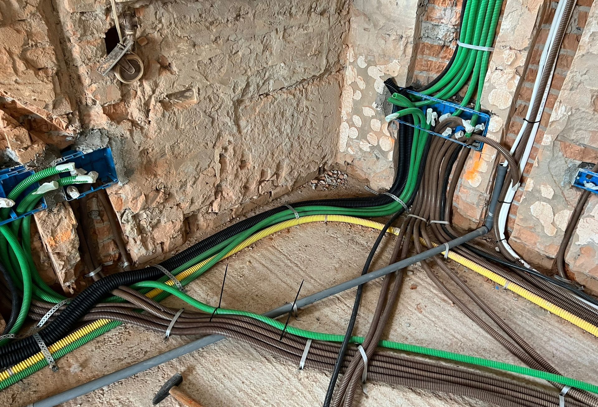 IMPIANTI ELETTRICI
