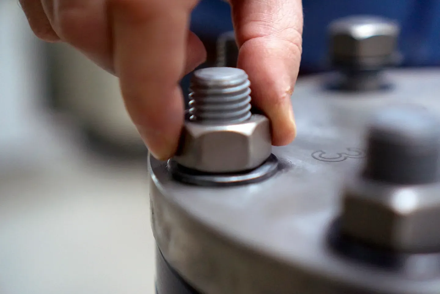 how not to install a gasket nuts finger tight