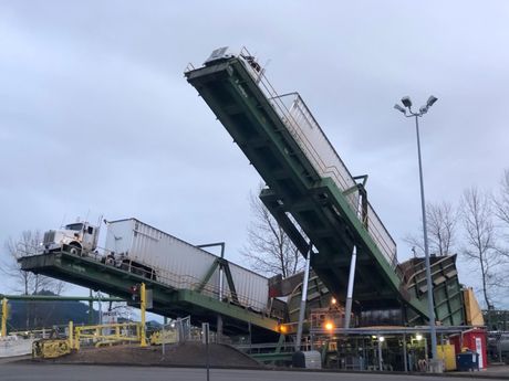 Chip Hauling — Trailers Unload Themselves in Springfield, OR