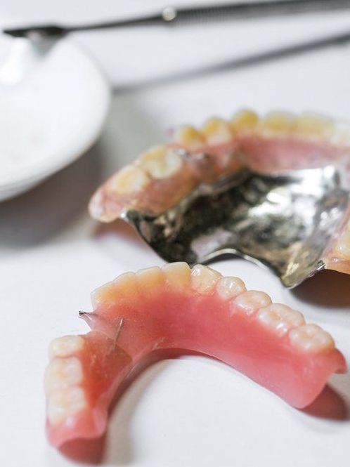 A Broken Denture - Port Denture Clinic In Port Macquarie, NSW