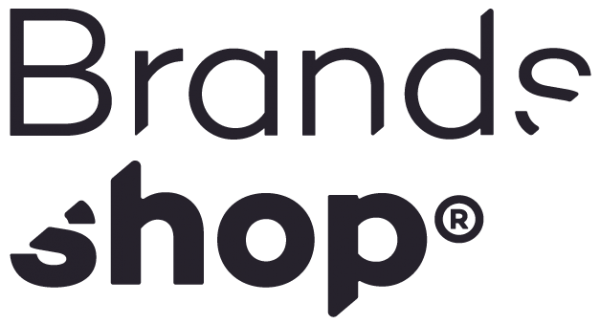 Logotipo de BrandsShop en blanco y negro con la palabra "Brands" estilizada sobre el texto "shop" en negrita.