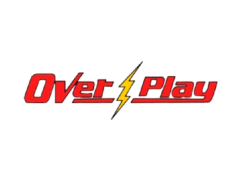 Logotipo de OverPlay en texto rojo cursiva con un rayo amarillo sobre un fondo blanco.