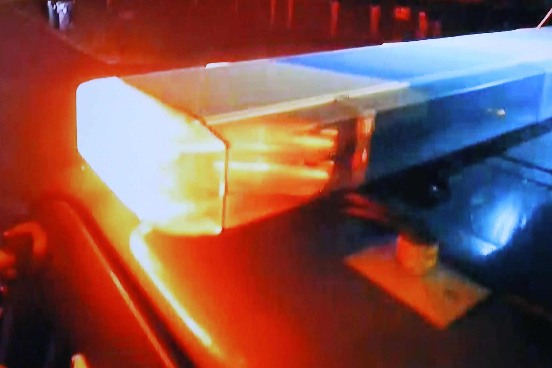 Police car emergency lights flashing orange and blue. — Attorney at Law in Leawood, KS Police car emergency lights flashing orange and blue. — Attorney at Law in Leawood, KS