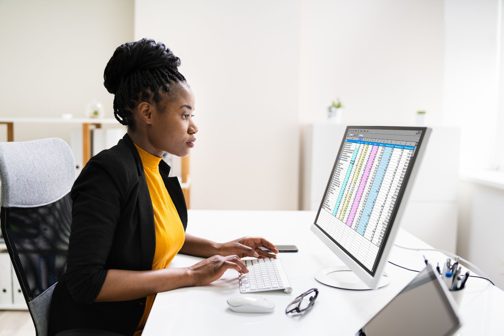 Realtor using a net sheet calculator