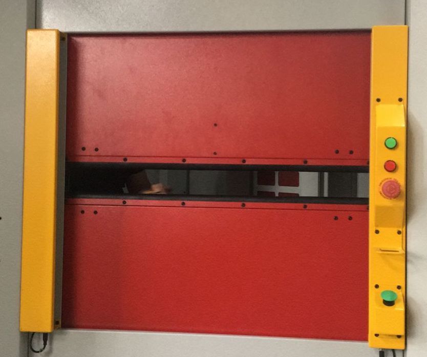 Janela automática de 2 folhas p/ célula robotizada