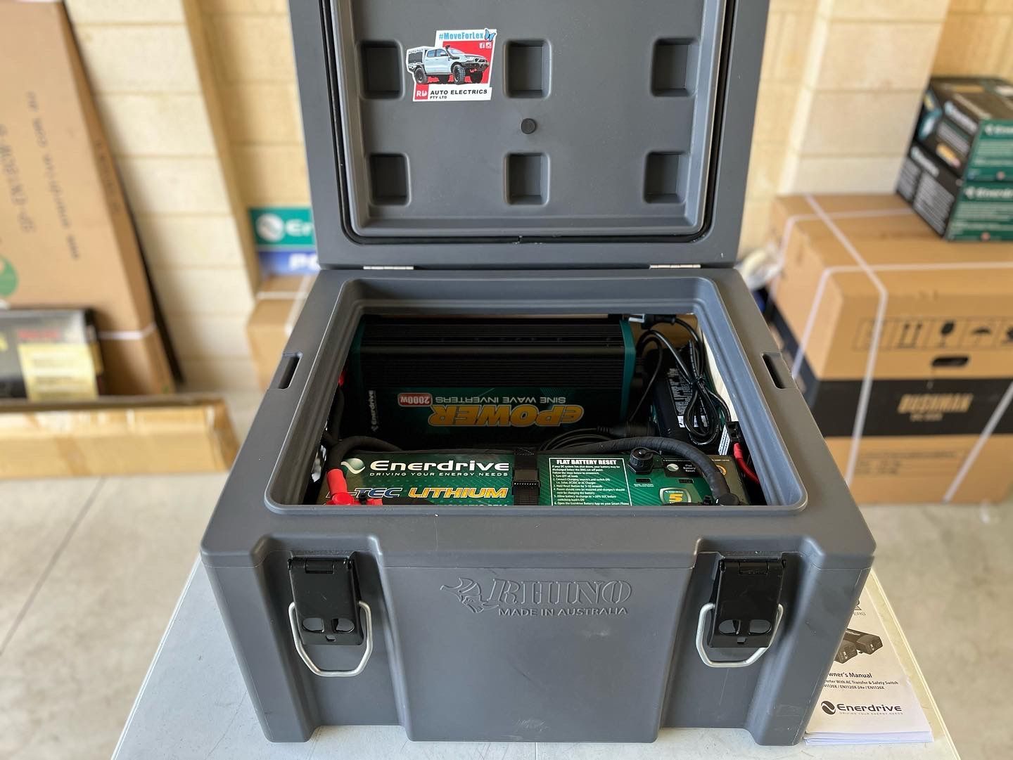 Portable lithium dual battery box with Enerdrive system and inverter for off-grid 4WD and camping power