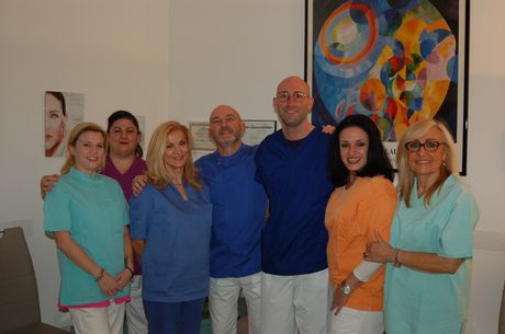 team di medici odontoiatri