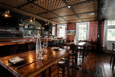 Second floor Bar in 1870 Restaurant