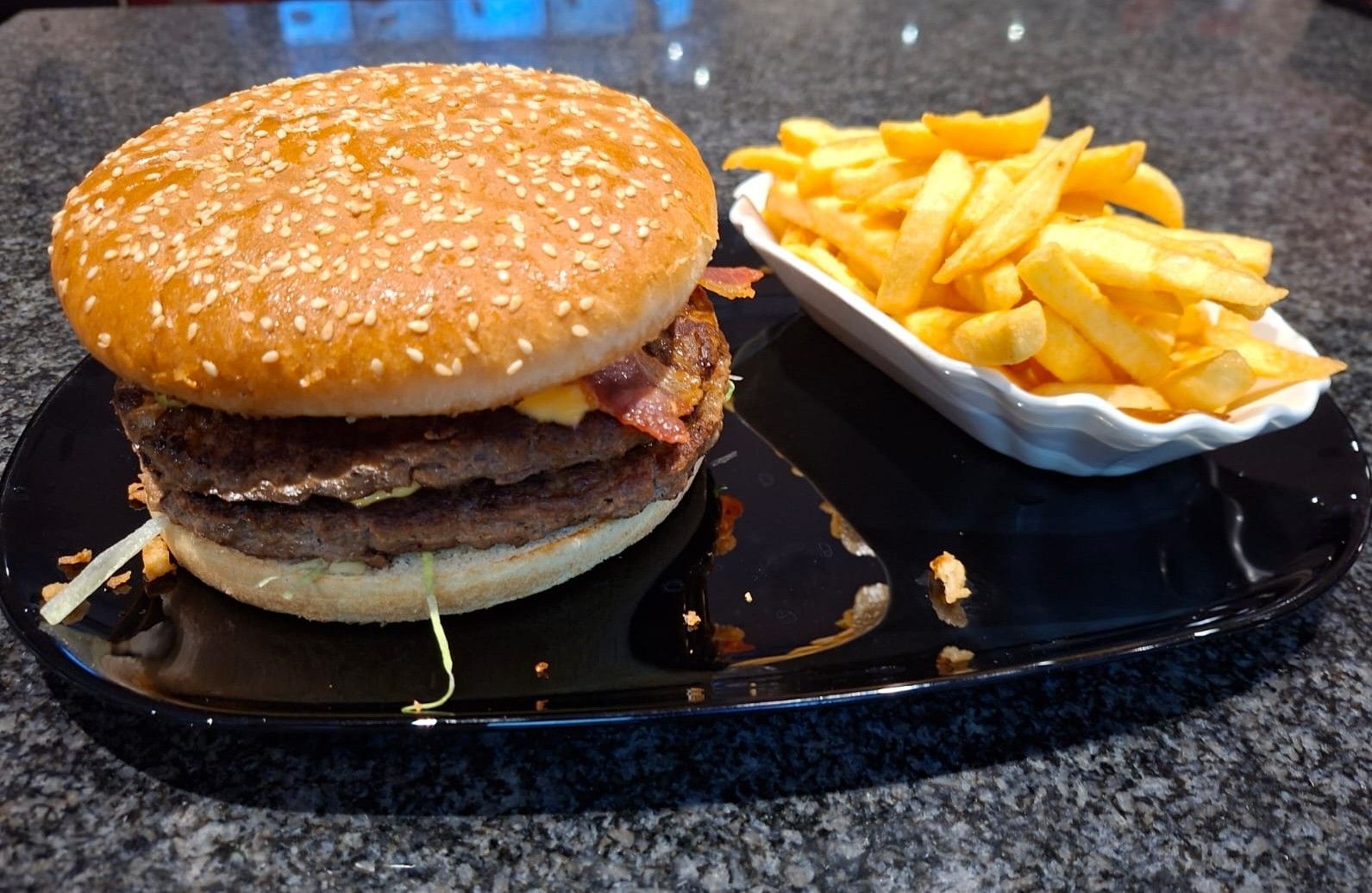 Landmann Burger mit Pommes
