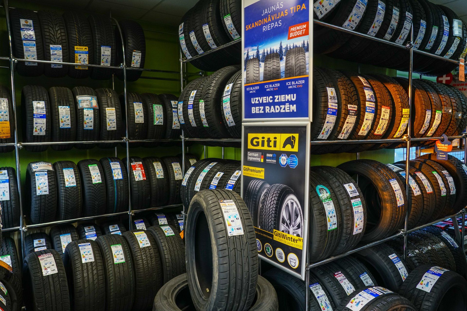 Auto sagatavošana tehniskai apskatei  Piekares remonts  Bremžu sistēmas remonts  Lukturu regulēšana