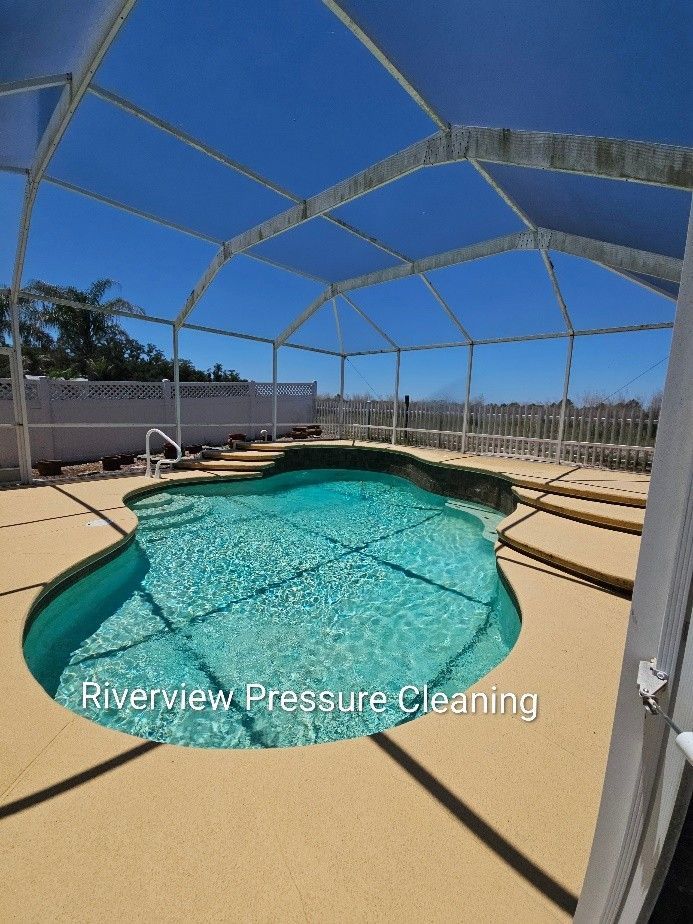 Clean pool cage, screens, and deck after pressure washing service in Riverview