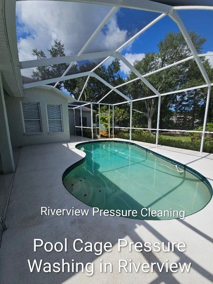 Clean pool cage and deck after pressure washing service in Riverview Florida
