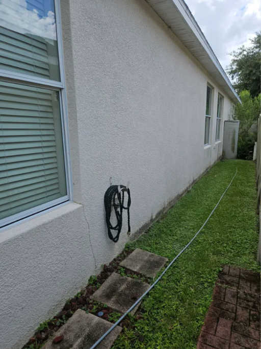 Clean house exterior after pressure washing in Avelar Creek Riverview