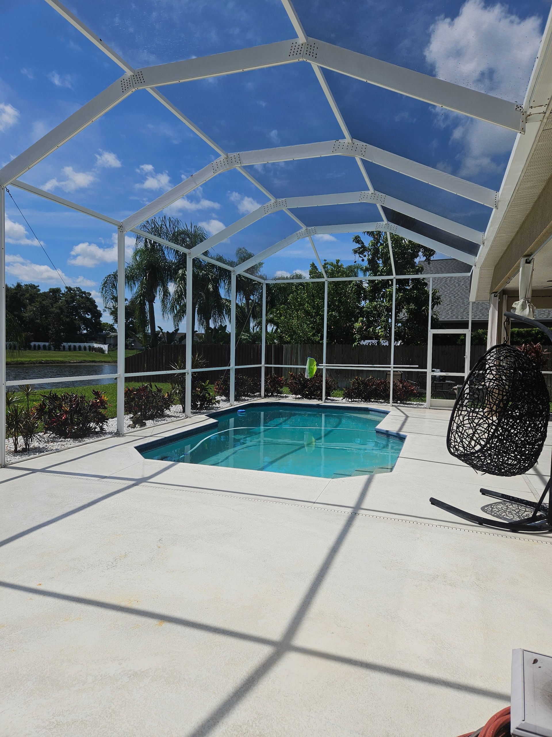 Remove green algae with pressure washing in Valrico, FL