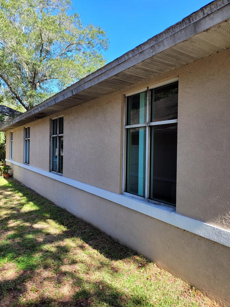 Commercial building pressure washing in Tampa FL