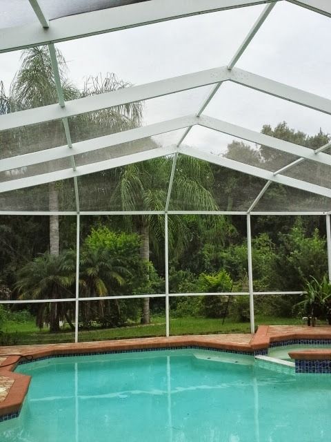 How to clean a pool cage in Riverview, FL. Let Riverview Pressure Cleaning handle this task. We have a variety of equipment.