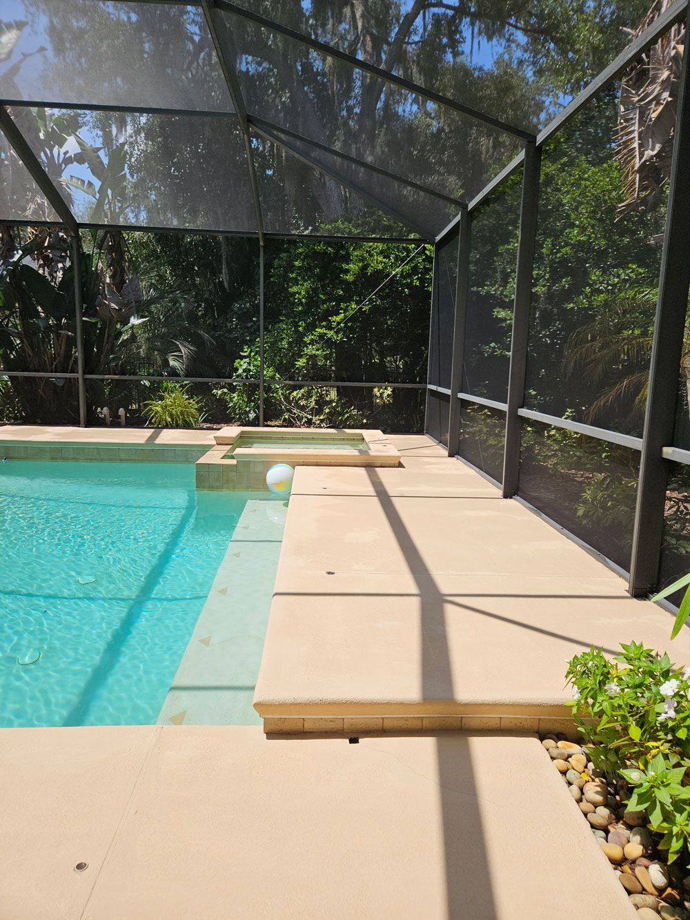 Clean pool cage and pool deck after professional pressure washing in Lithia FishHawk