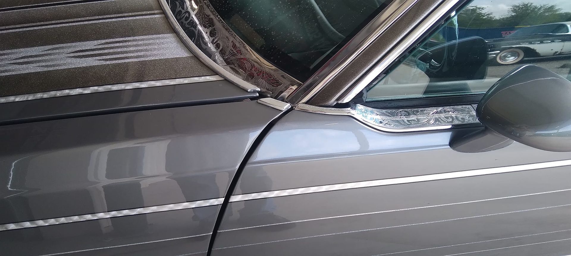 pinstripe detailing on car