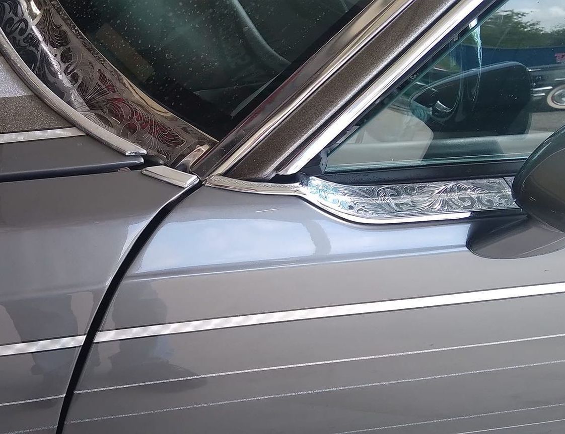 pinstriping on a car