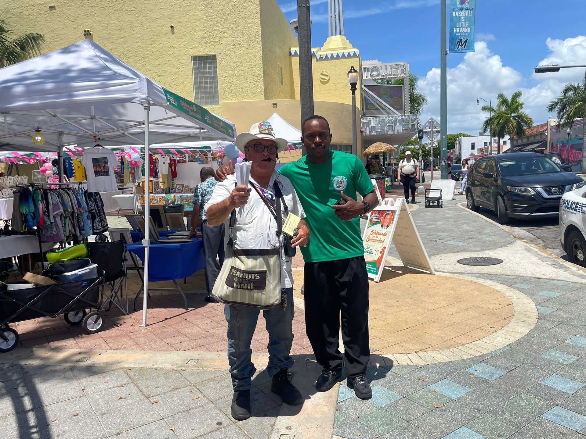 Driver in Little Havana in the Walking tour of Calle Ocho
