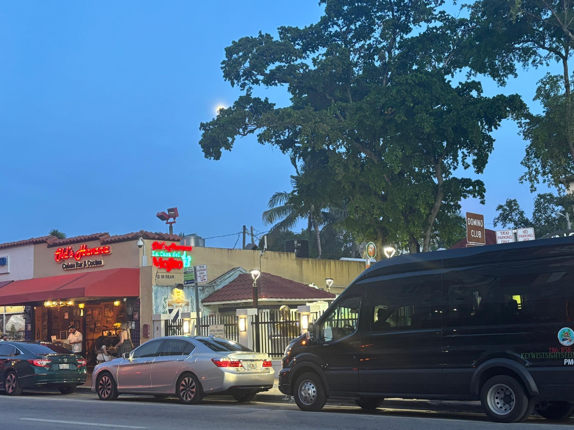 Miami Sunset & City Lights Tour in little Havana 